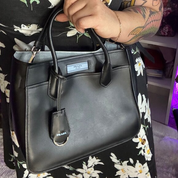 💎✨BEAUTIFUL✨💎Authentic PRADA Shoulder Bag - Picture 1 of 10